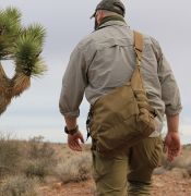 Taška přes rameno Helikon Bushcraft Line Satchel, černá