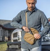 Taška přes rameno Helikon EDC Compact Shoulder Bag, černá