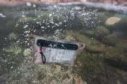 Voděodolné pouzdro Magpul DAKA Waterproof Window Pouch Small. Coyote