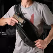 Crossbody ledvinka pro skryté nošení zbraně Falco G122, pravák, černá