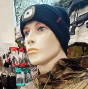 Zimní čepice s čelovkou Bennon Lumos USB, zelená